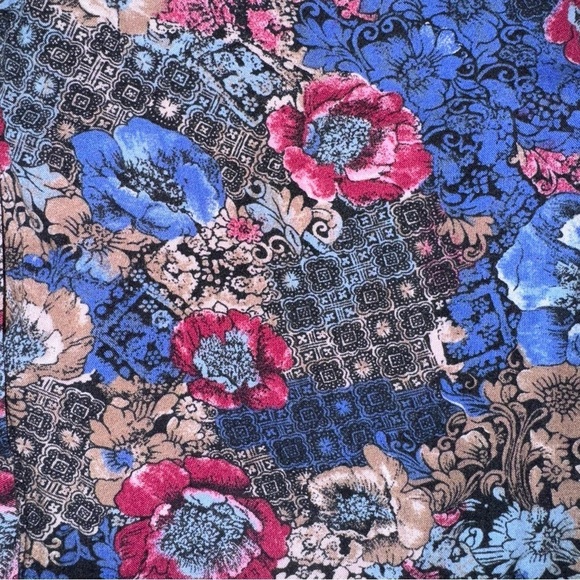 Women’s Sydney Bordeaux Size 24W/44 Rayon Rich Colored Floral Button Down Blouse - Picture 5 of 6